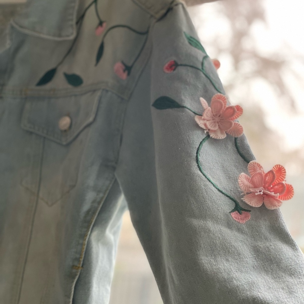 🌸Flower Appliques Denim Jacket - Picture 11 of 13